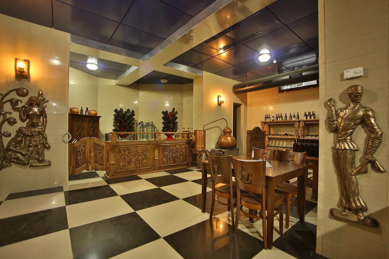 Отель Wine Palace 4*
