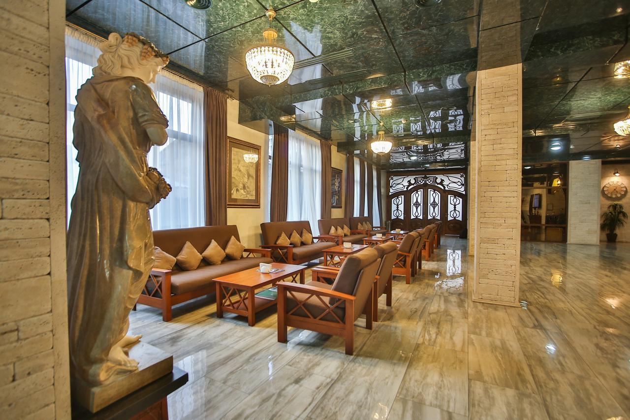 Отель Wine Palace 4*